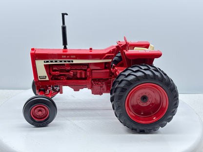 1/16 International Farmall 806 WMSTR
