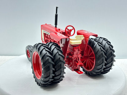 1/16 International Farmall 806 WMSTR
