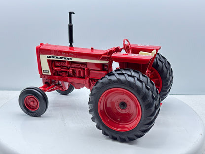 1/16 International Farmall 806 WMSTR