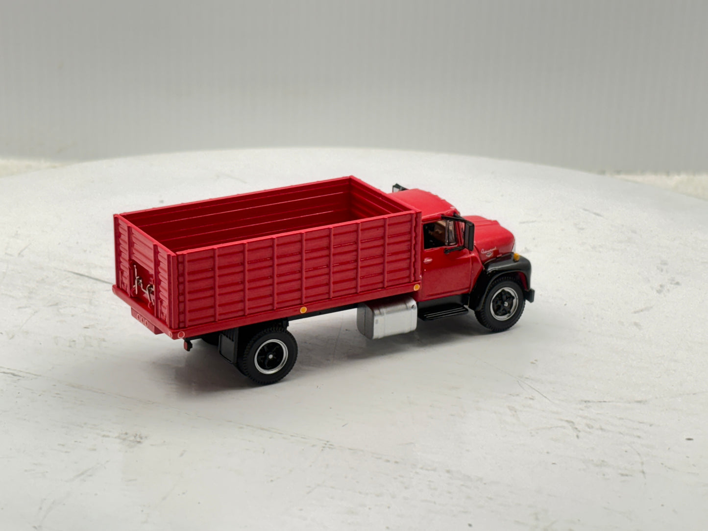 1/64 International Loadstar Red
