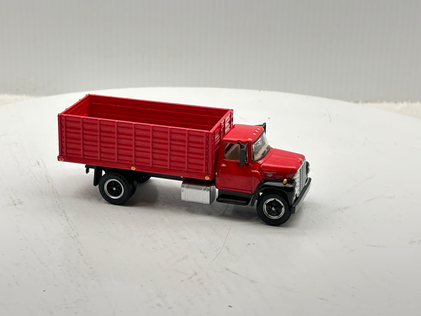 1/64 International Loadstar Red
