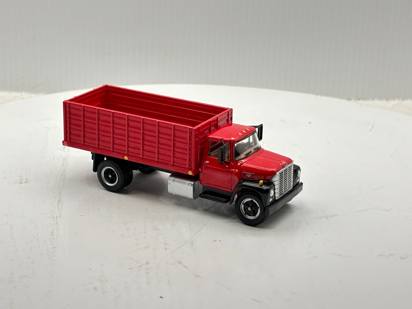 1/64 International Loadstar Red