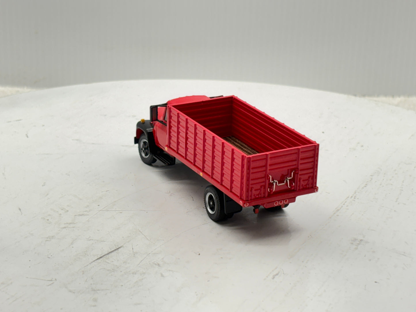 1/64 International Loadstar Red