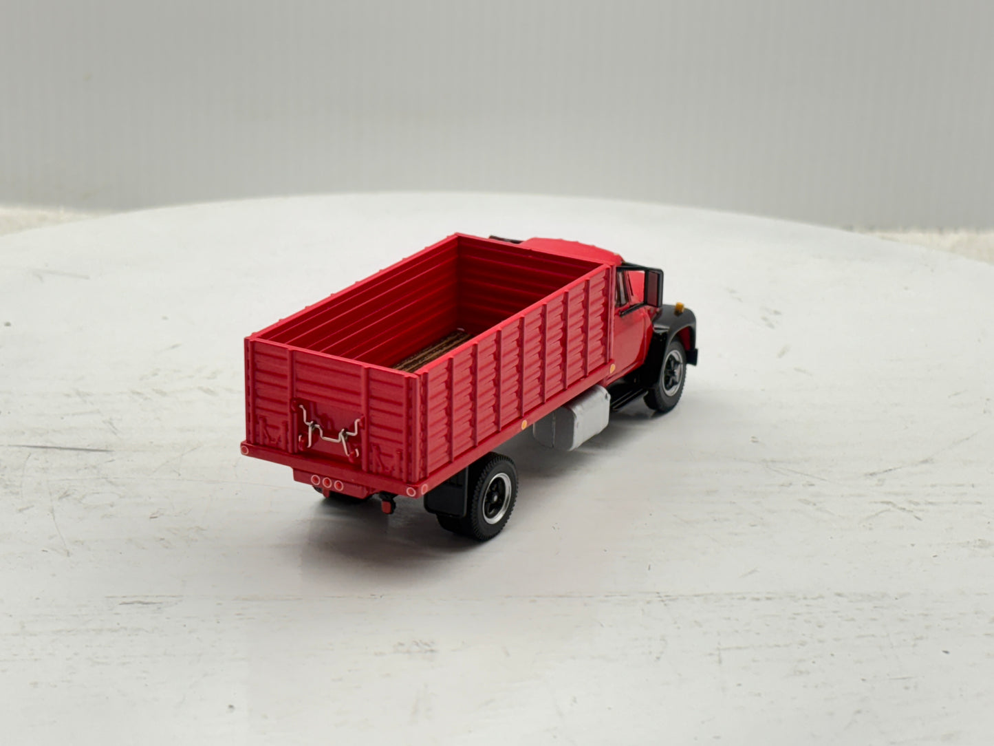 1/64 International Loadstar Red