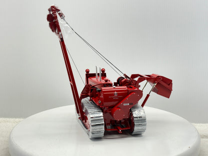 1/25 International TD-24 Pipe Layer