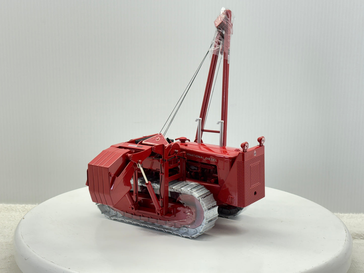 1/25 International TD-24 Pipe Layer