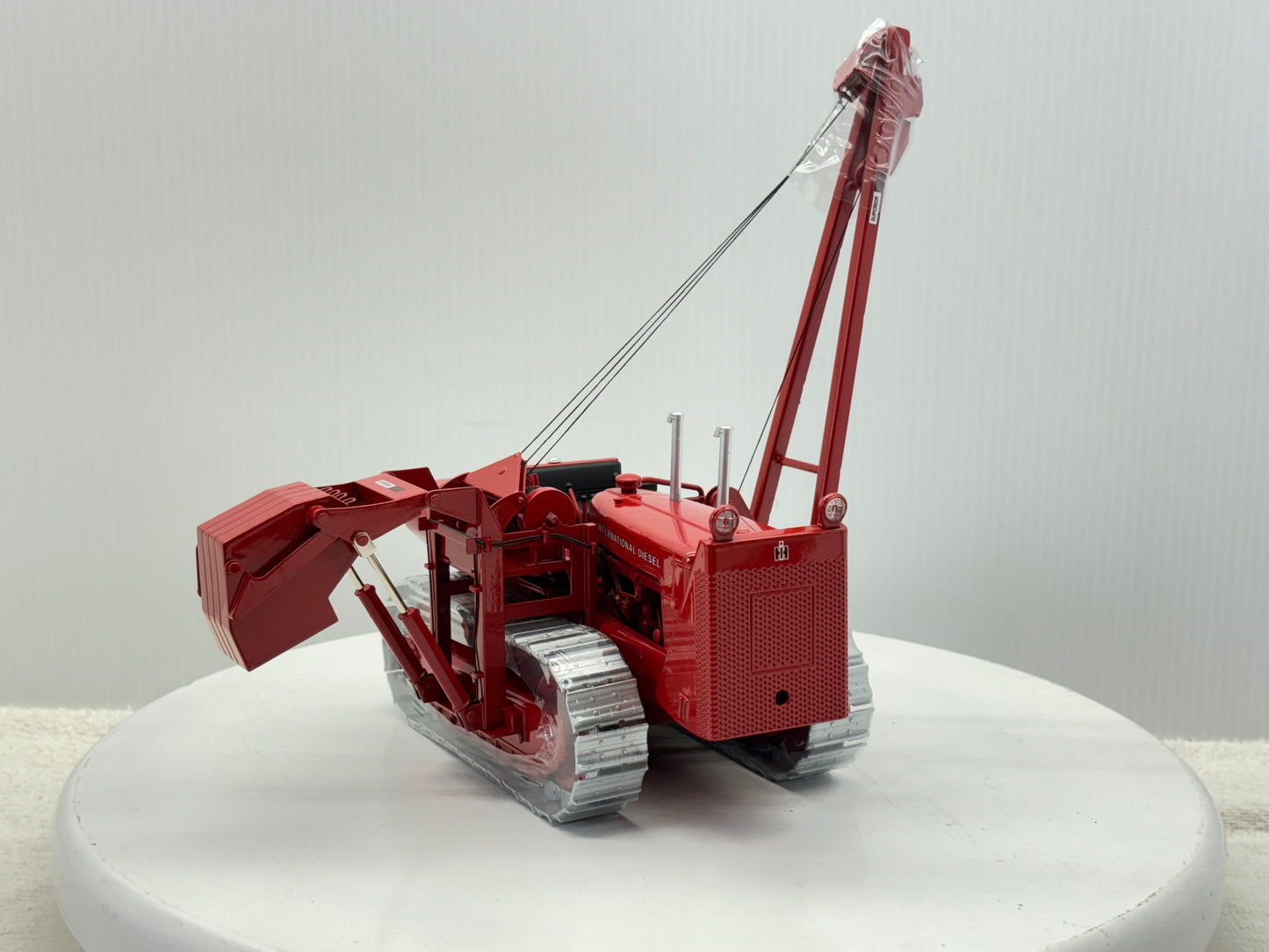 1/25 International TD-24 Pipe Layer