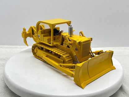 1/25 International TD-25
