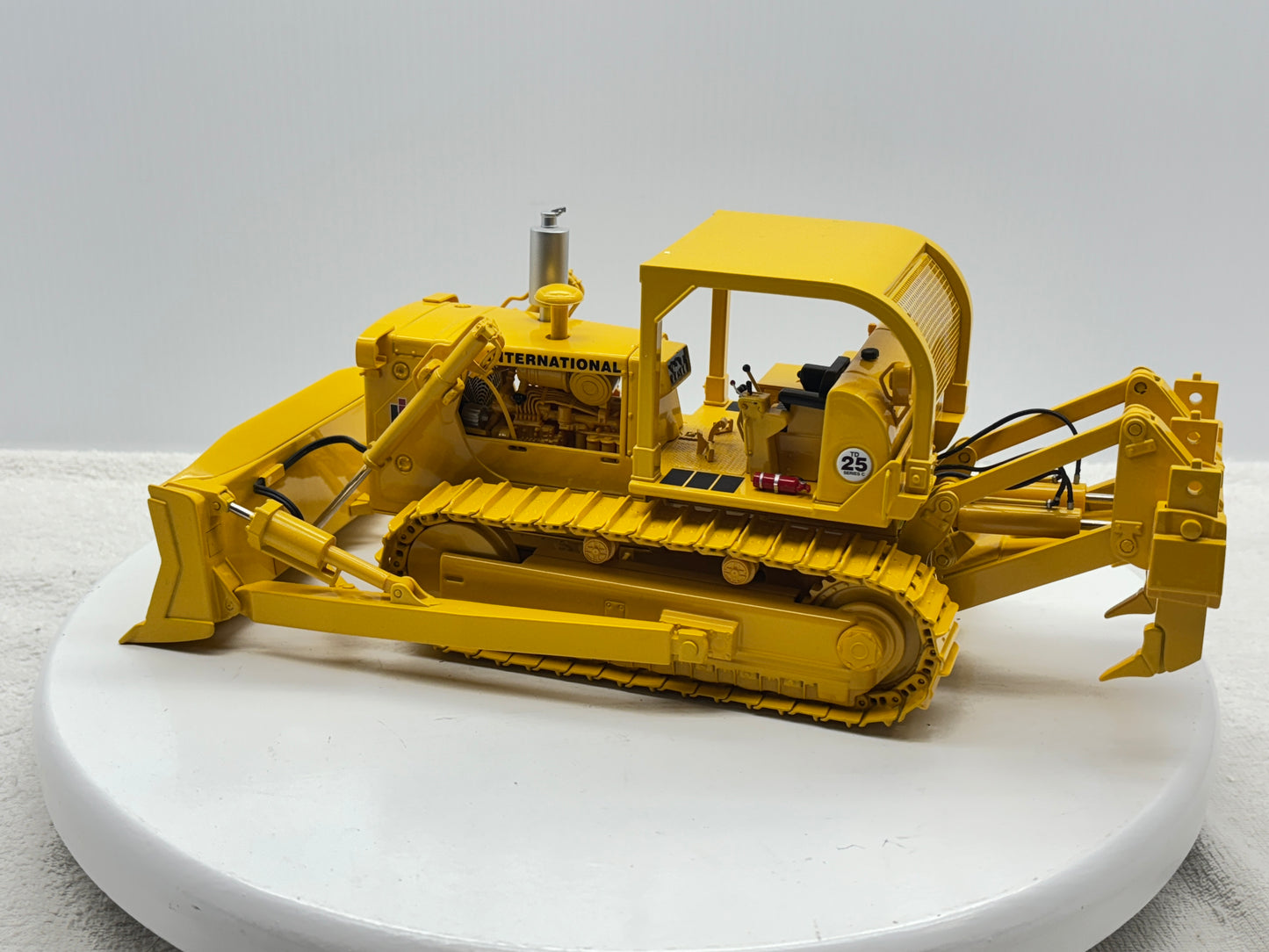 1/25 International TD-25