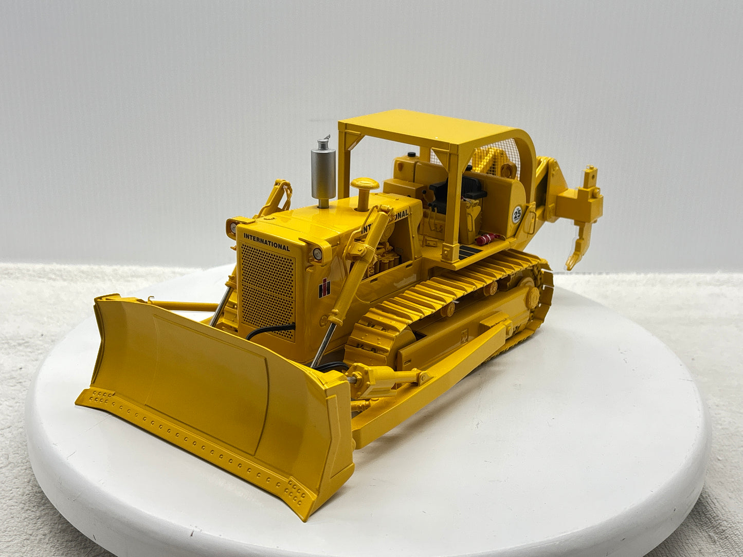 1/25 International TD-25