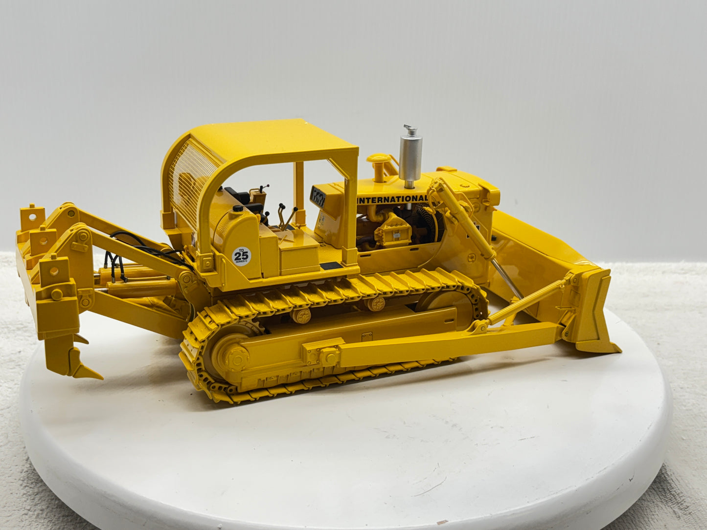 1/25 International TD-25