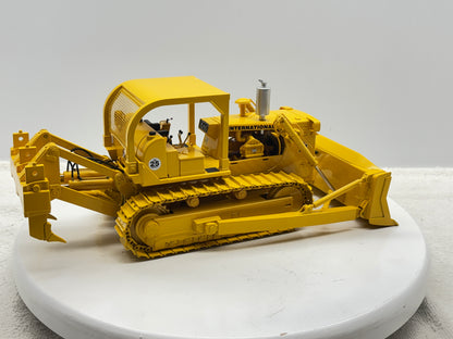 1/25 International TD-25