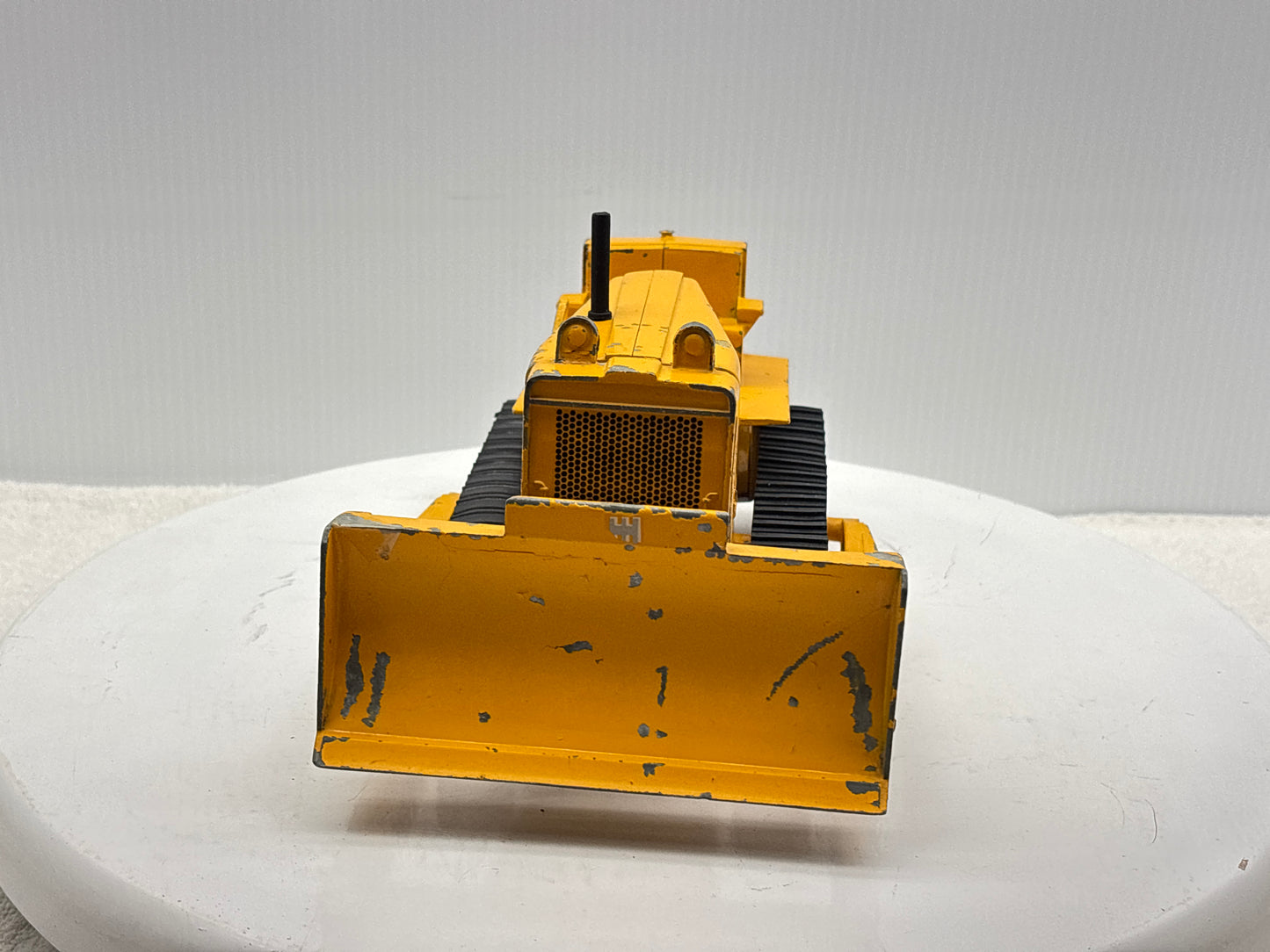 1/16 International TD-25 Crawler