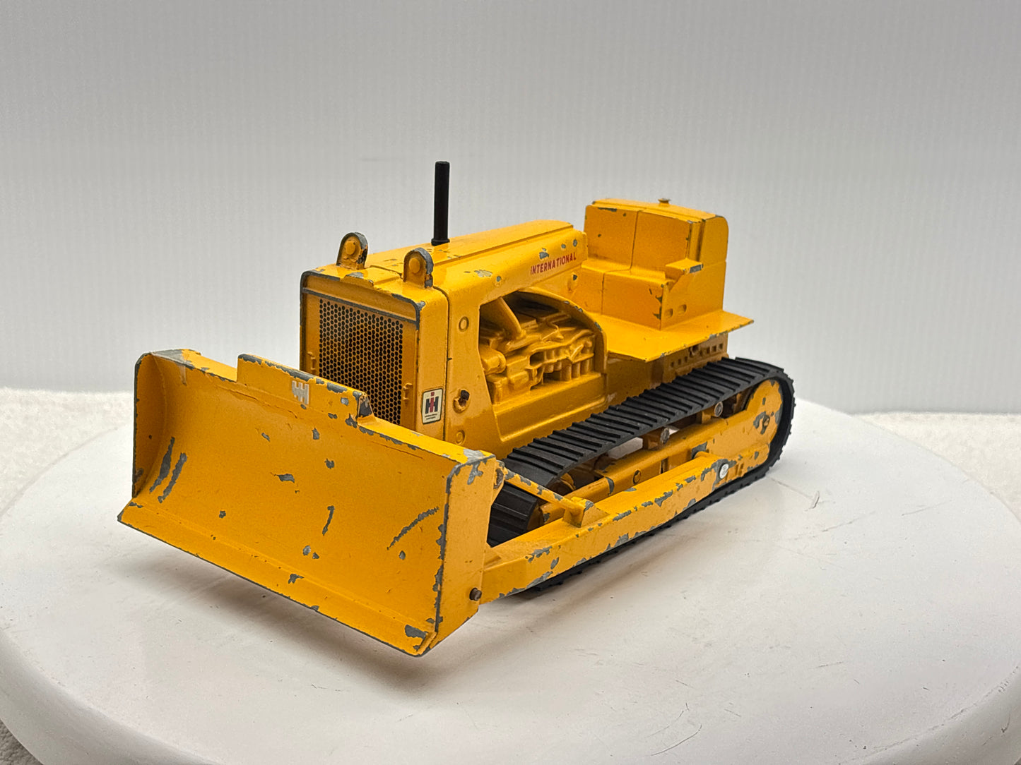 1/16 International TD-25 Crawler