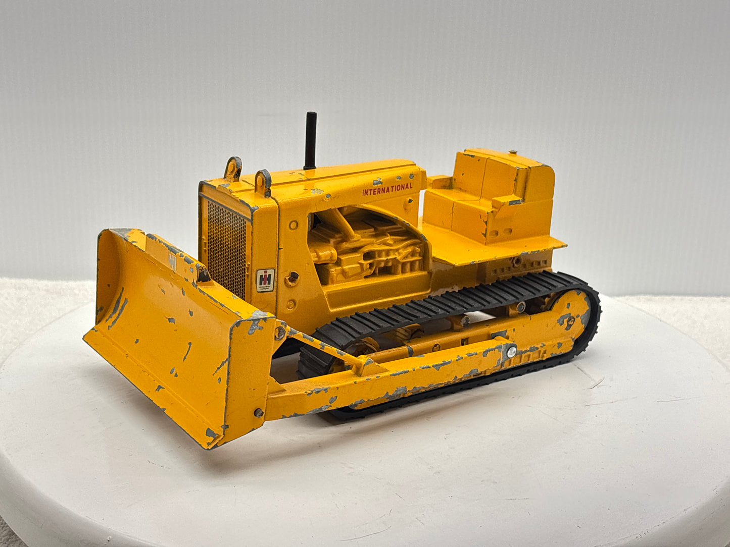 1/16 International TD-25 Crawler