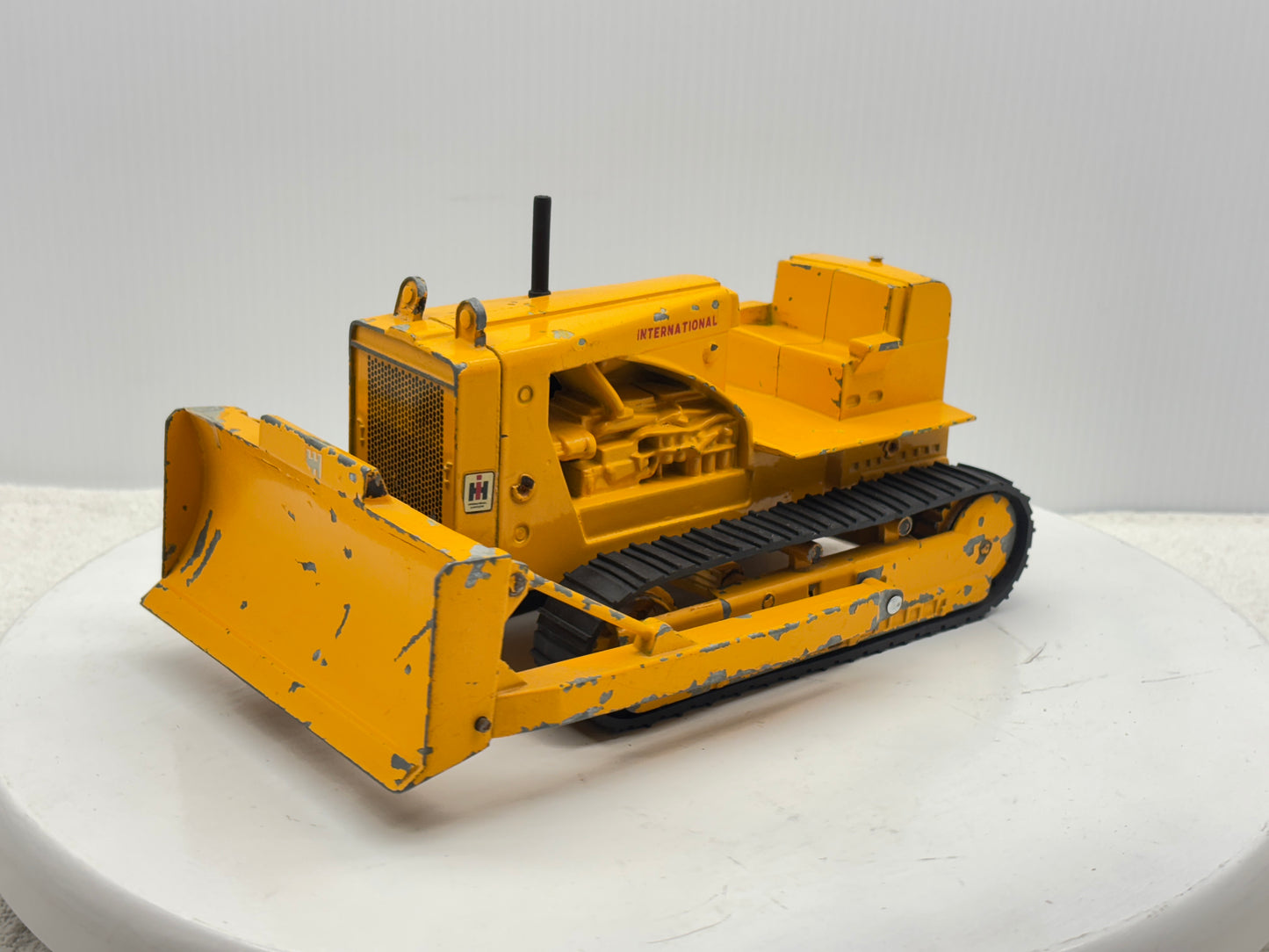1/16 International TD-25 Crawler