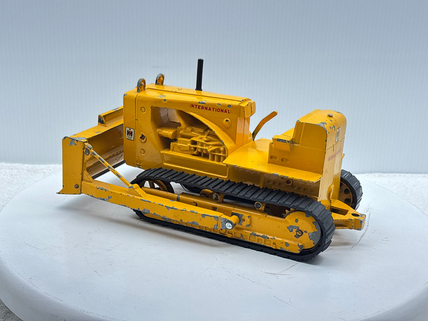 1/16 International TD-25 Crawler