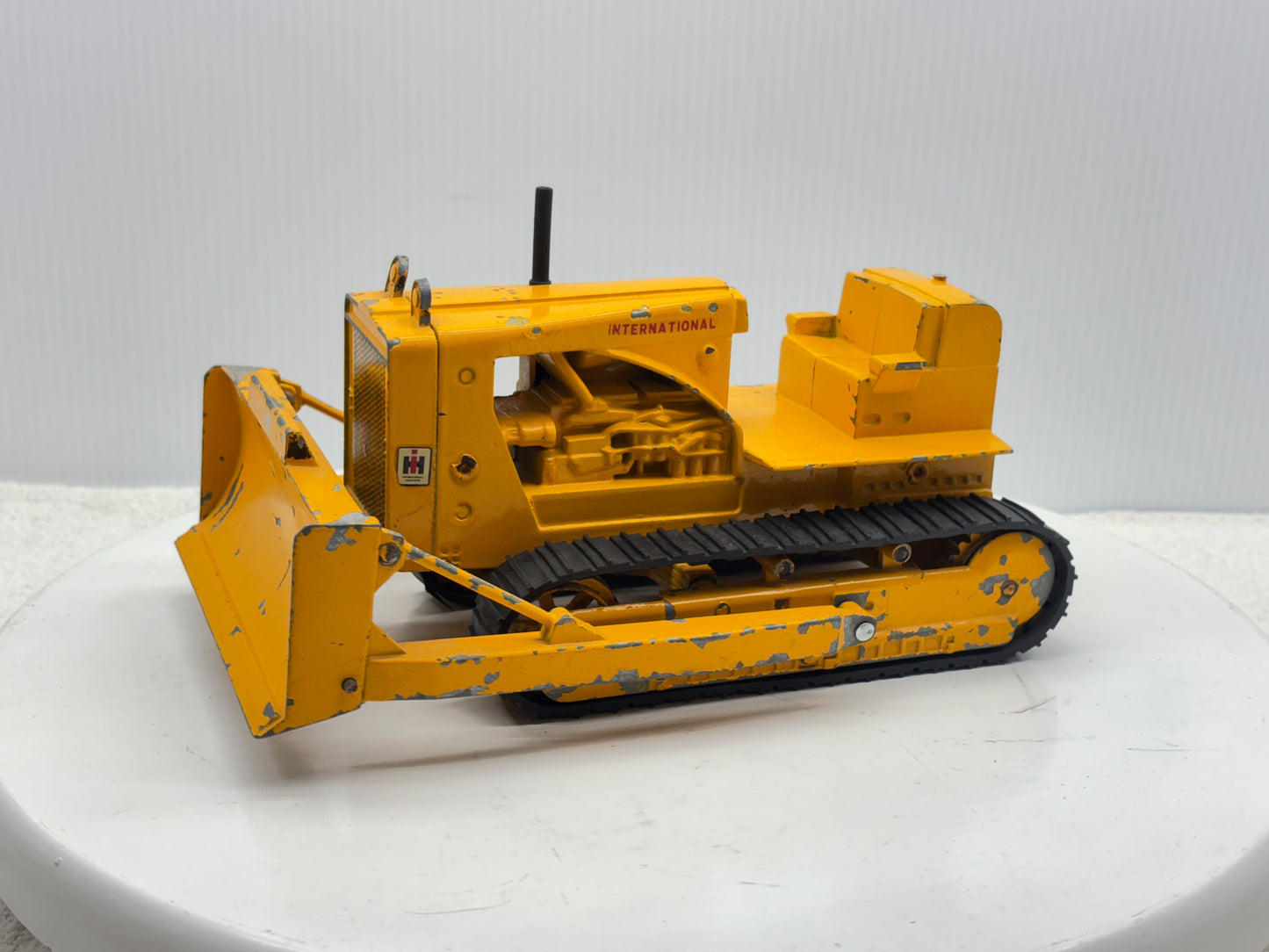 1/16 International TD-25 Crawler