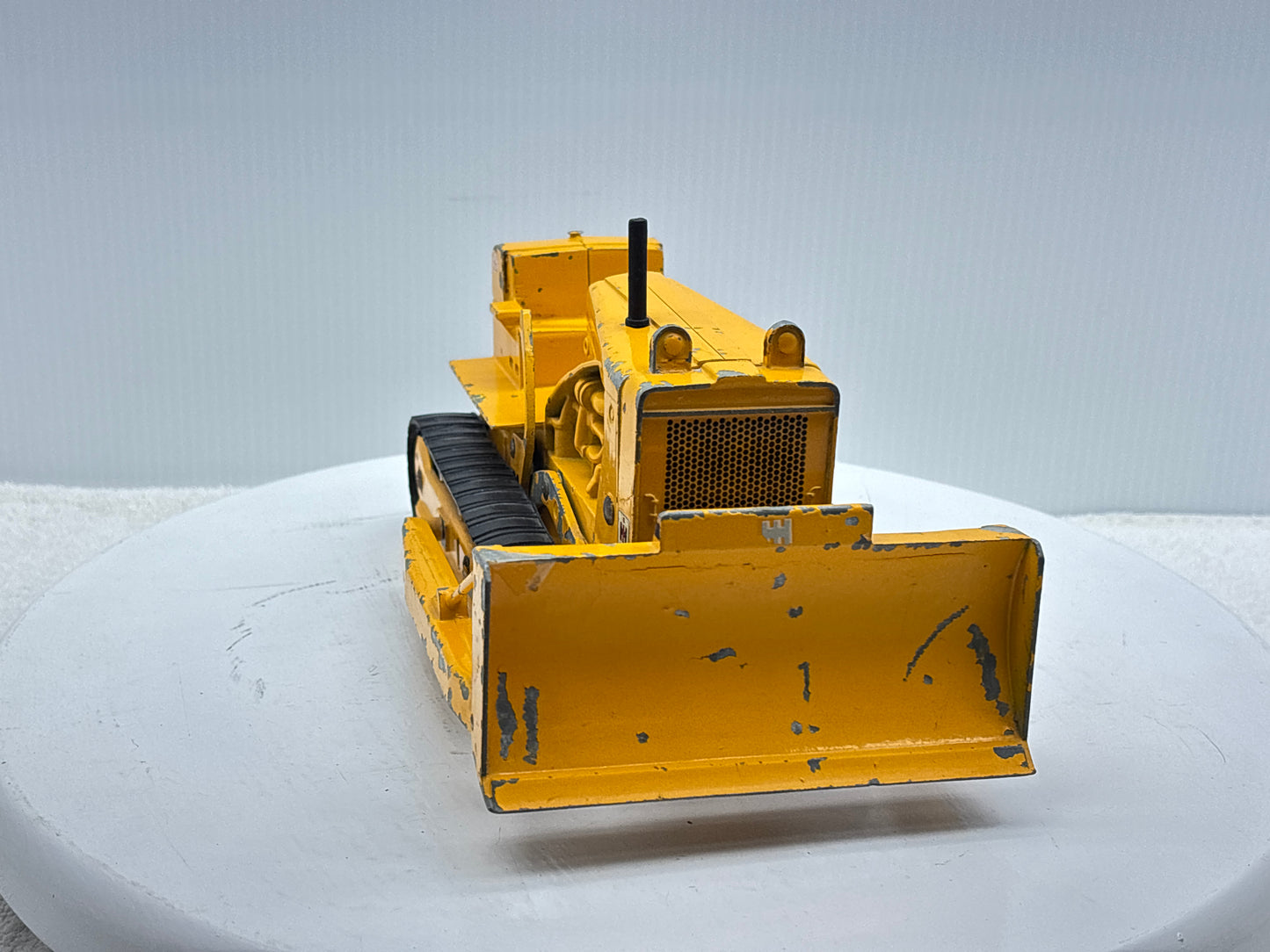 1/16 International TD-25 Crawler