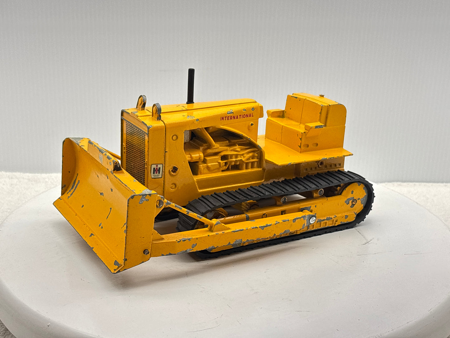1/16 International TD-25 Crawler