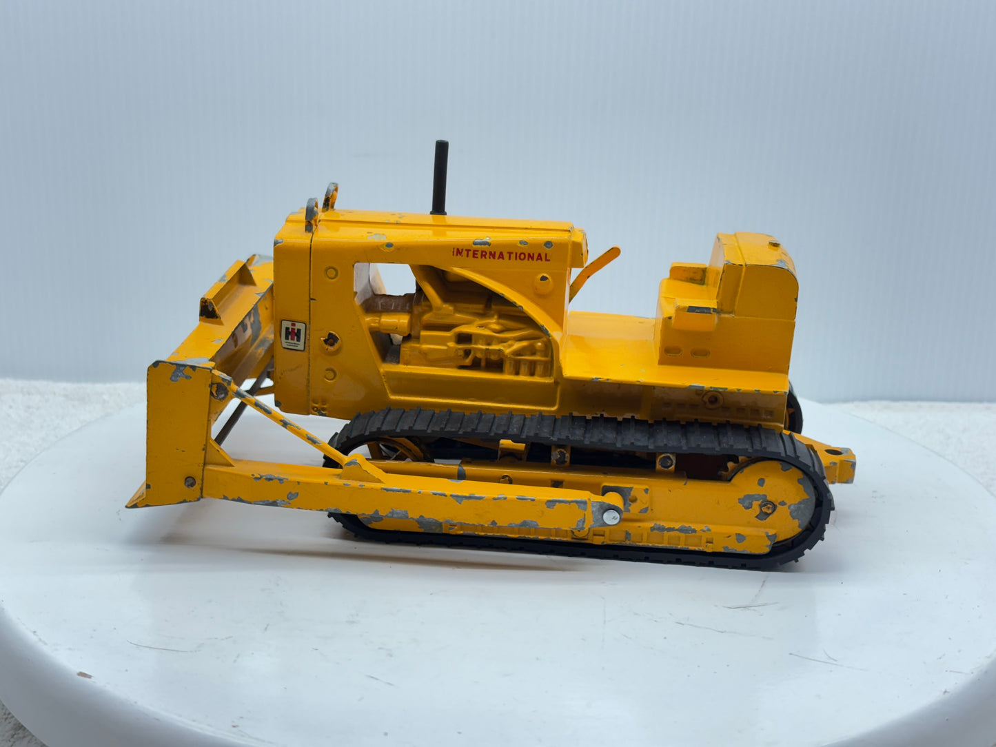 1/16 International TD-25 Crawler