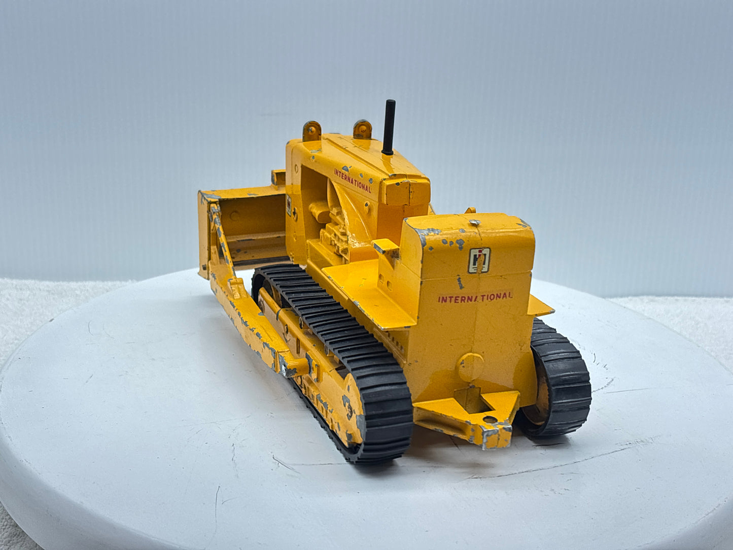 1/16 International TD-25 Crawler