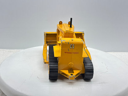 1/16 International TD-25 Crawler
