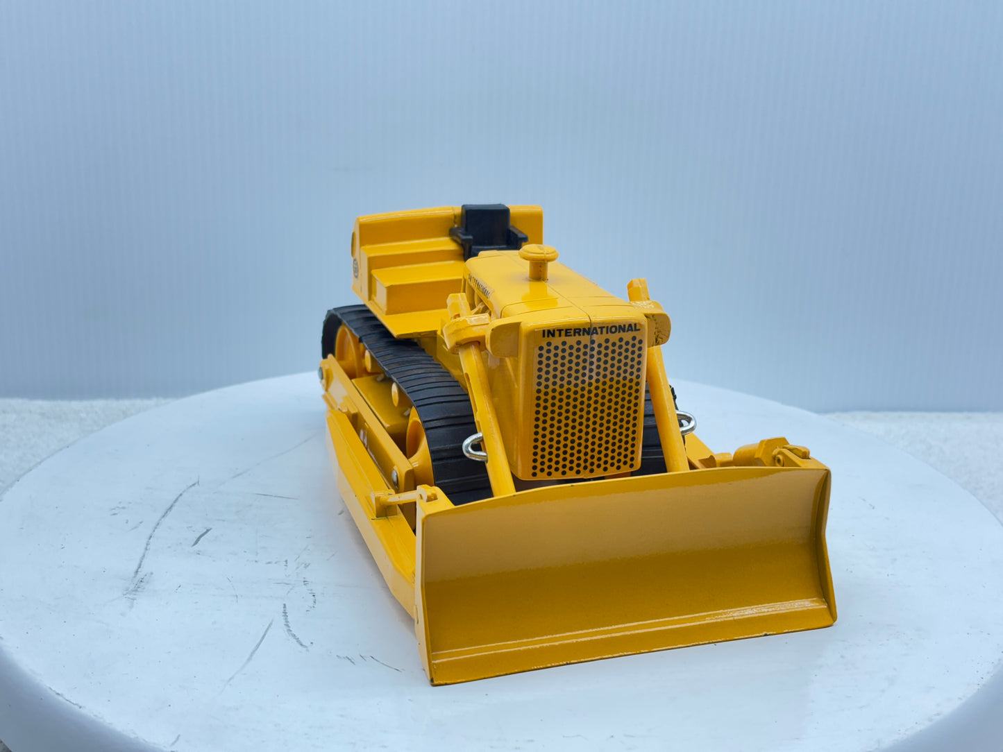 1/16 International TD-25 Crawler