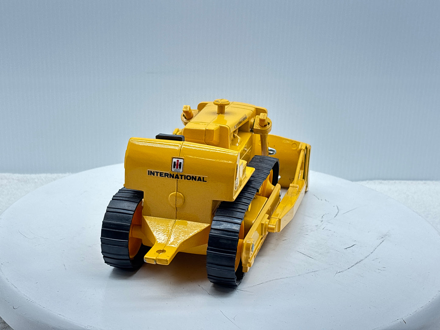 1/16 International TD-25 Crawler