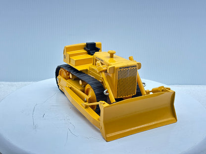 1/16 International TD-25 Crawler