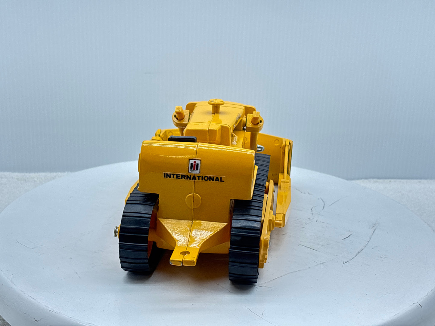 1/16 International TD-25 Crawler