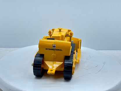 1/16 International TD-25 Crawler
