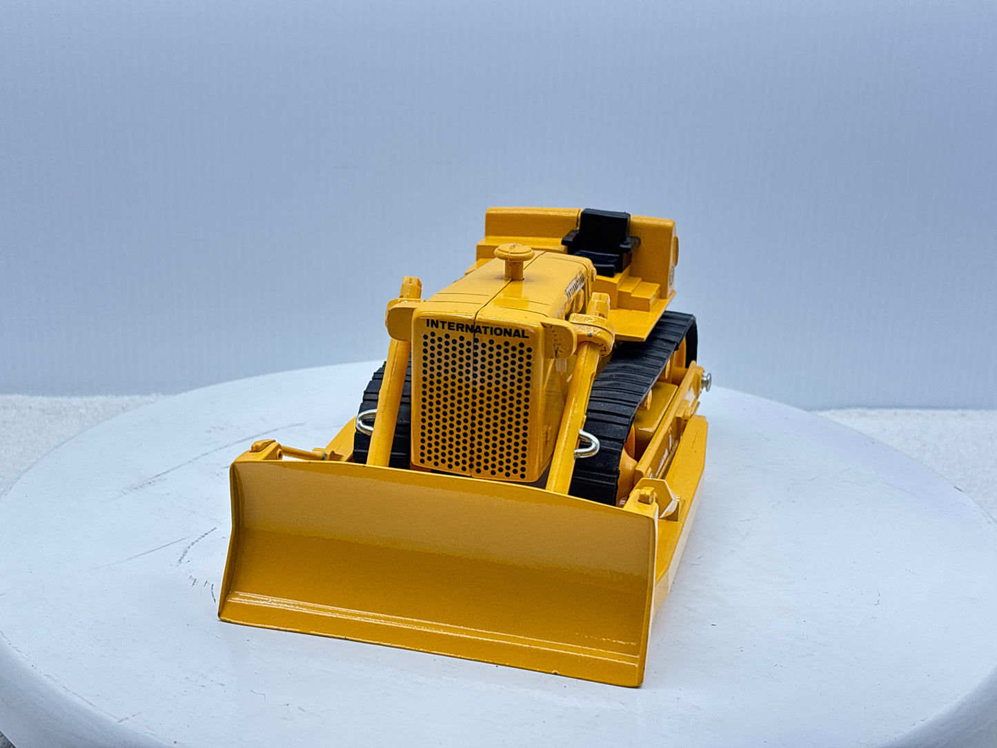 1/16 International TD-25 Crawler