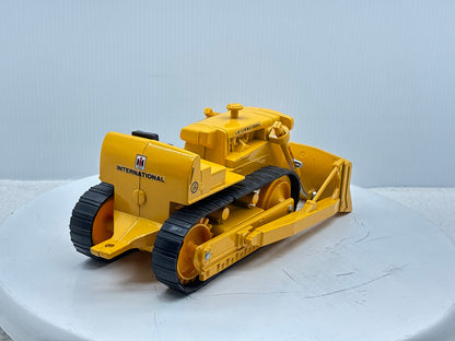 1/16 International TD-25 Crawler