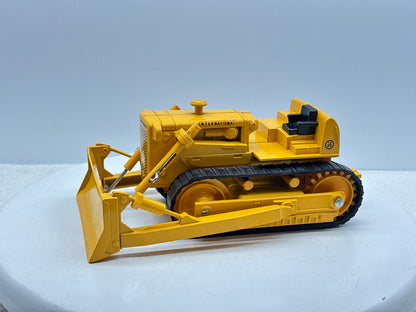 1/16 International TD-25 Crawler