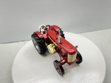 1/16 International W450