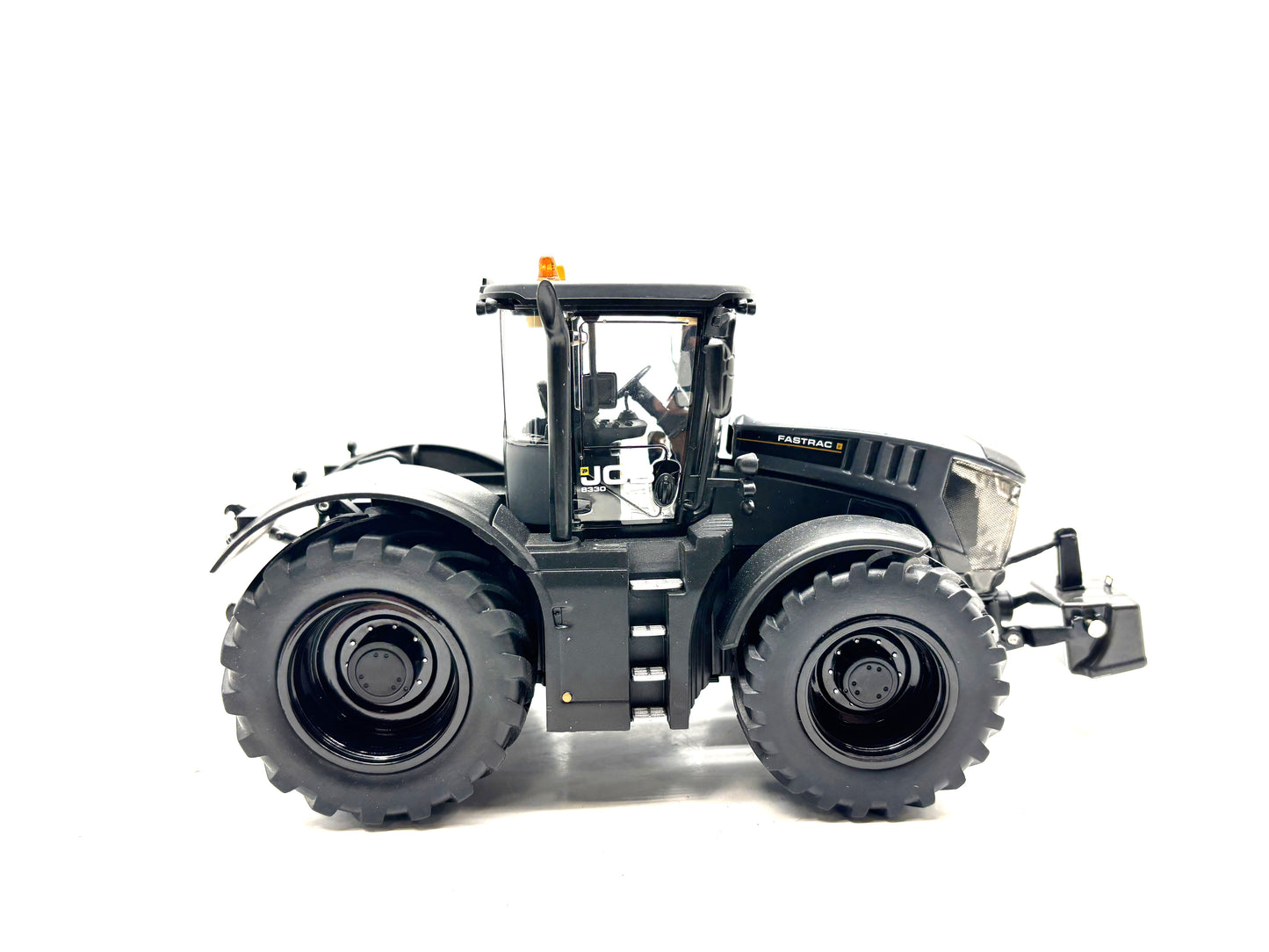 1/32 JCB 8330 Black Stealth