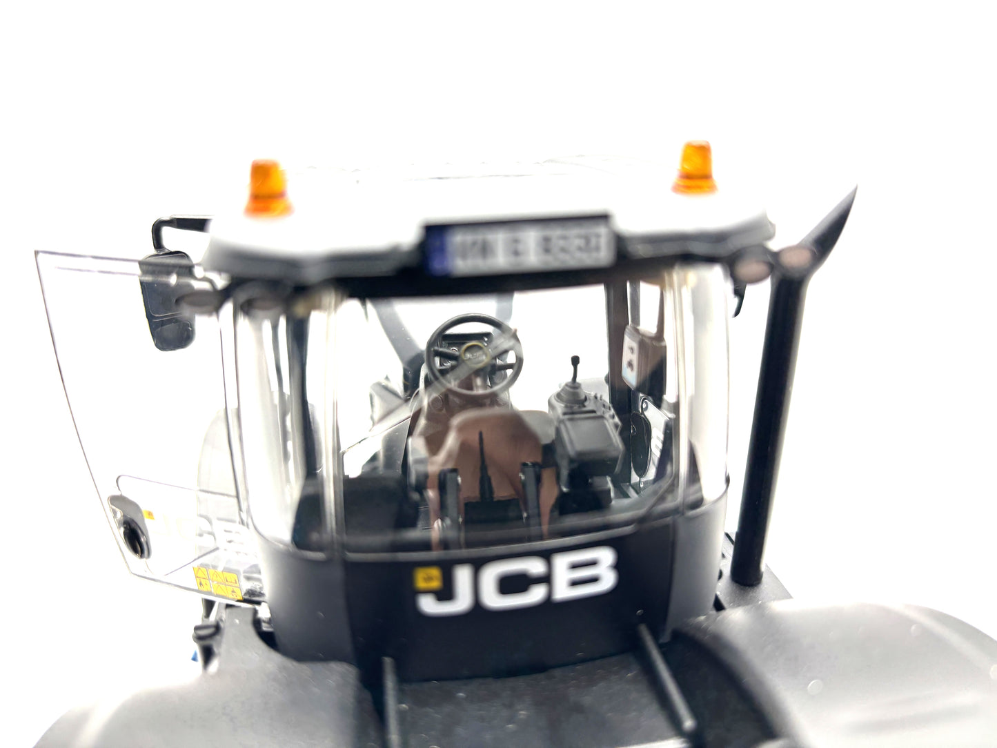 1/32 JCB 8330 Black Stealth