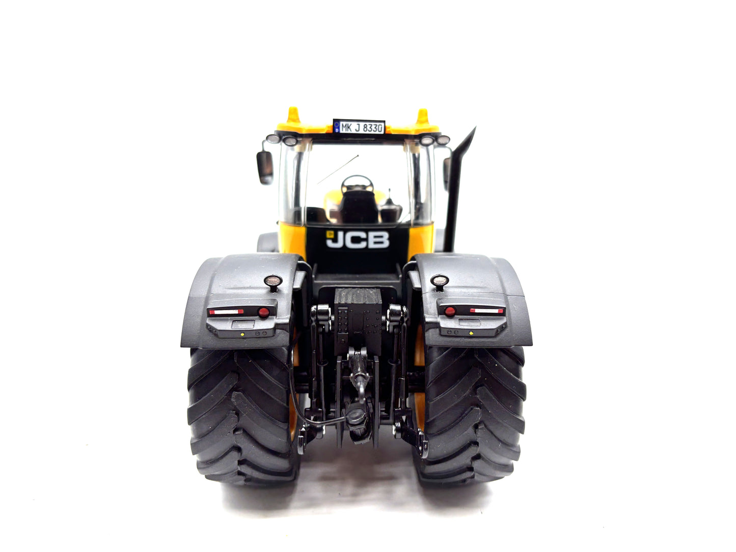 1/32 JCB Fastrac 8330