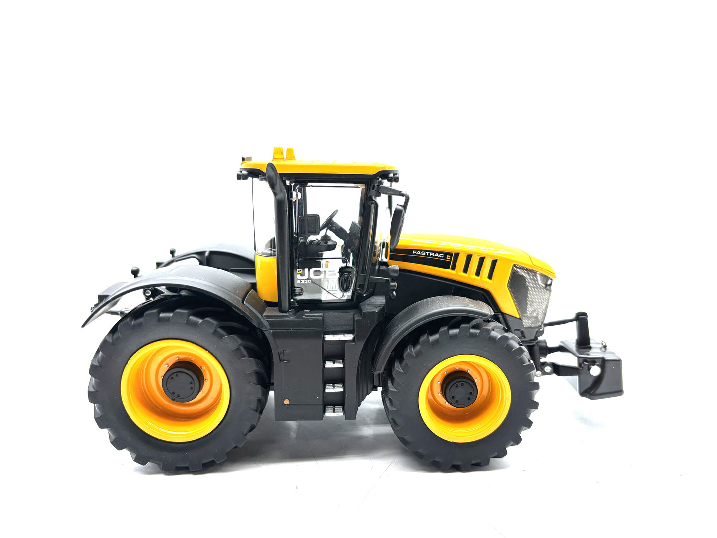 1/32 JCB Fastrac 8330