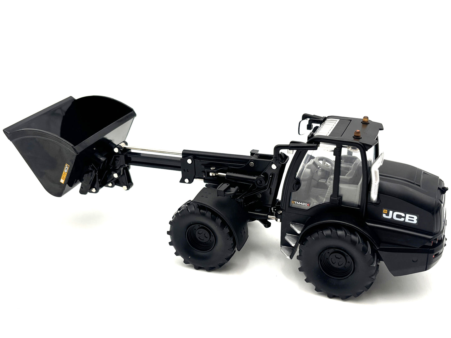 1/32 JCB TM420S ''Black Edition'' Telehandler