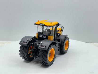 1/32 JCB Fastrac 8330