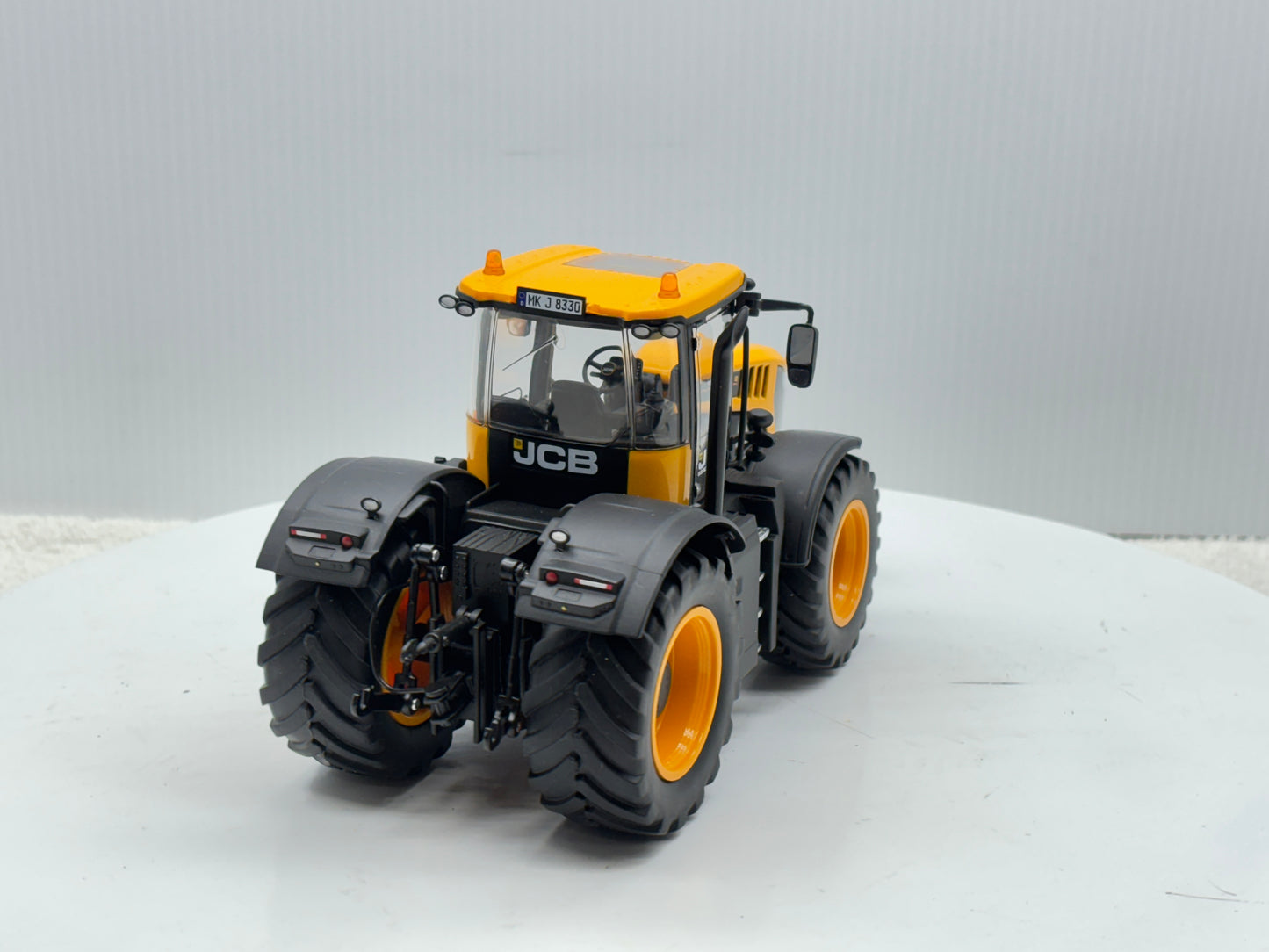 1/32 JCB Fastrac 8330