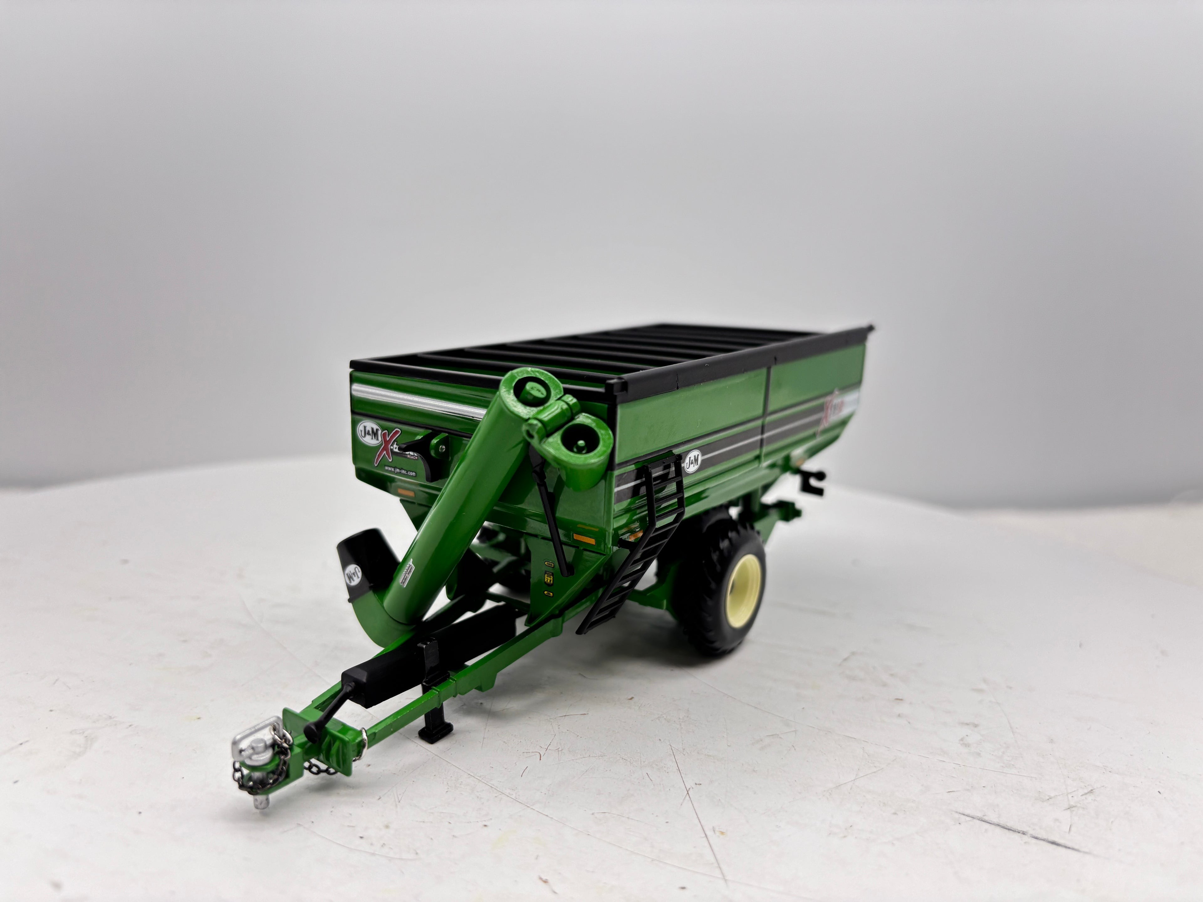 1/64 J&M 1112 X-Tend Tandem Grain Cart Green
