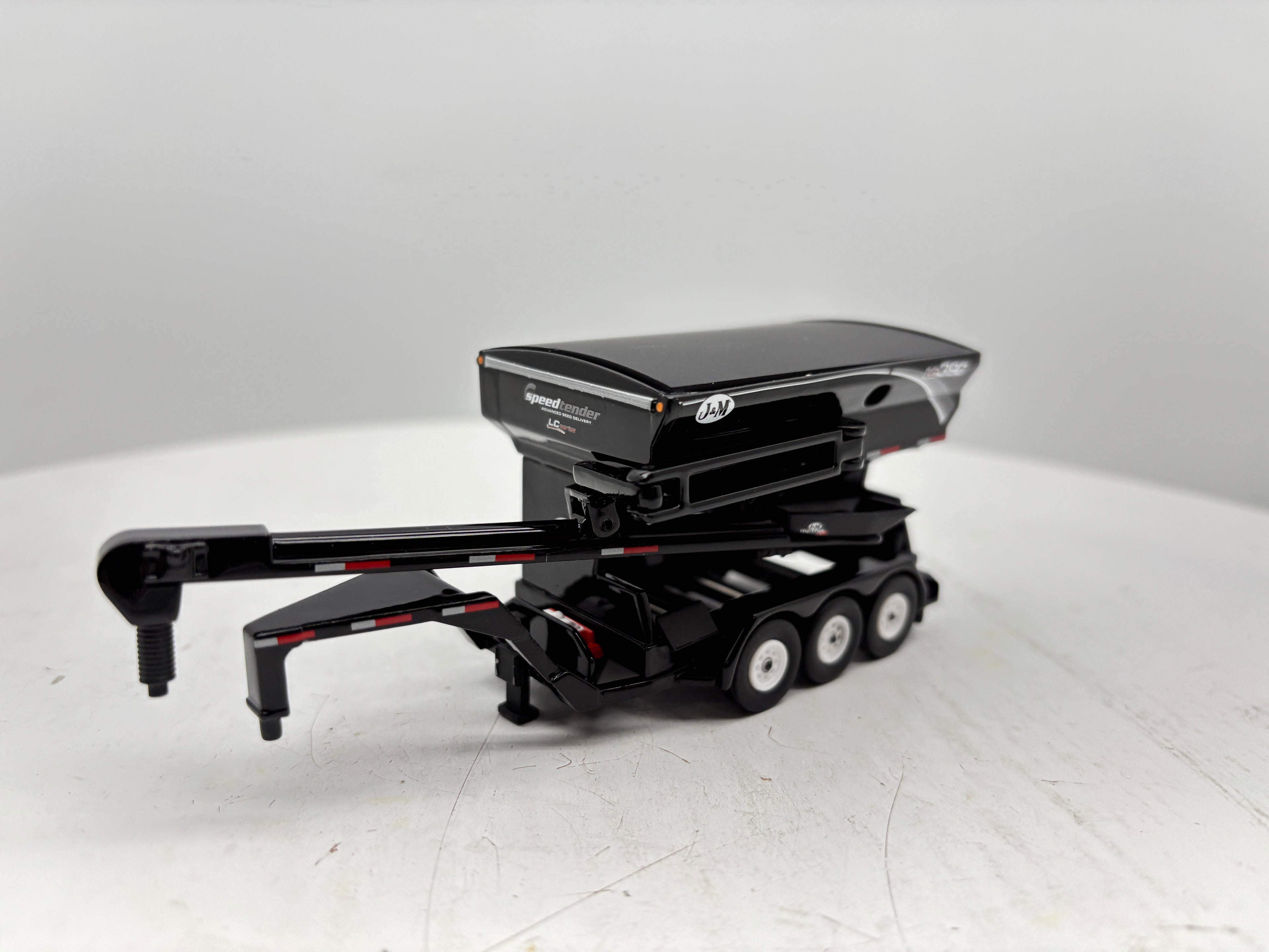 1/64 J&M LC390 Bulk Seed Tender Black