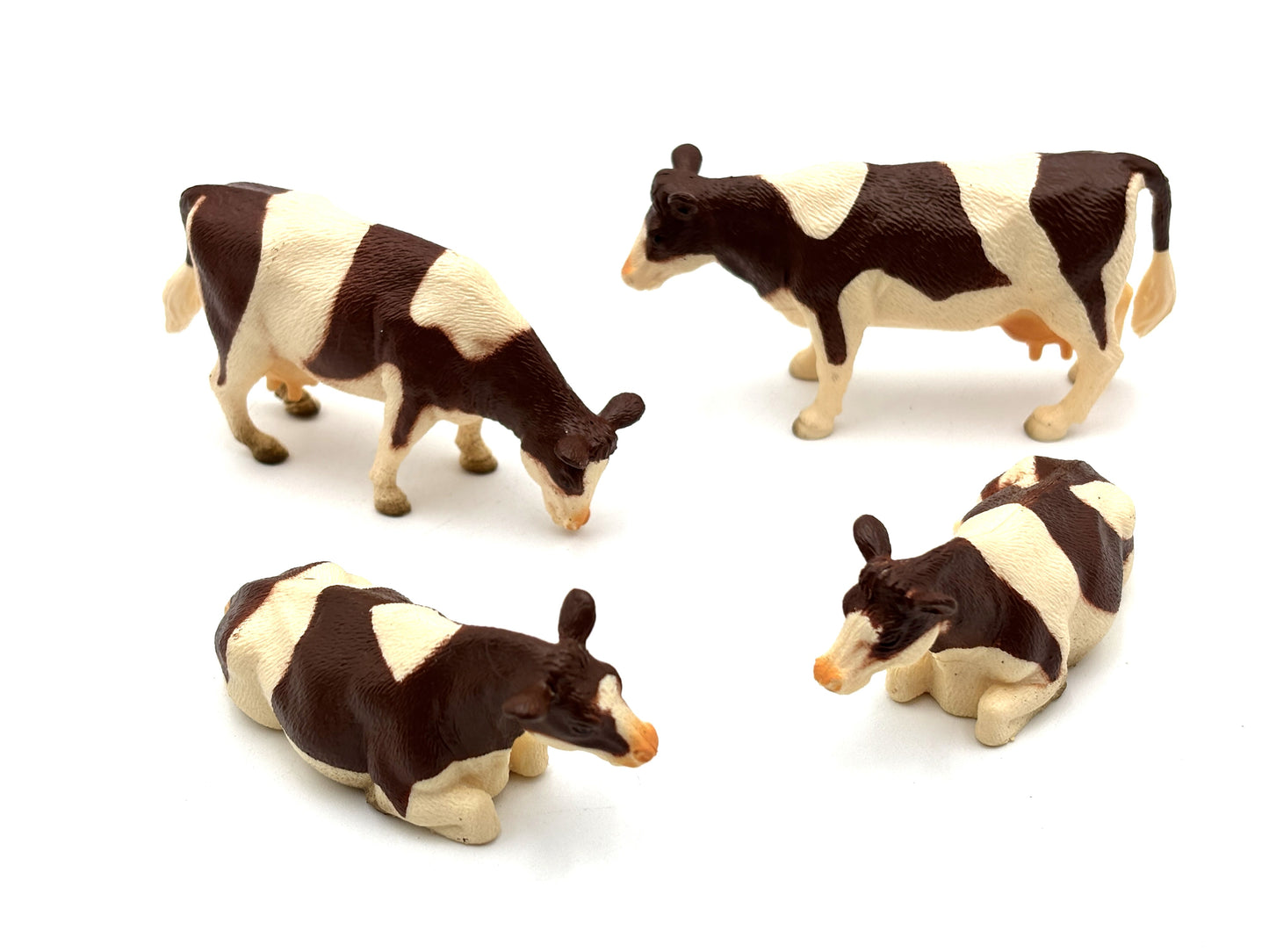 1/32 Jersey Cows