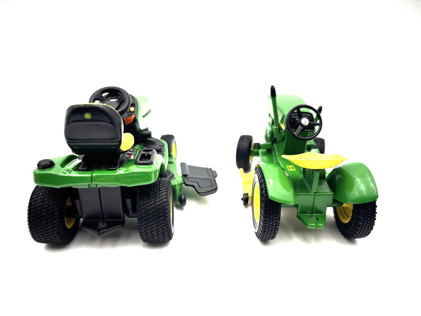 1/16 John Deere 110-X394 Garden Tractor Set