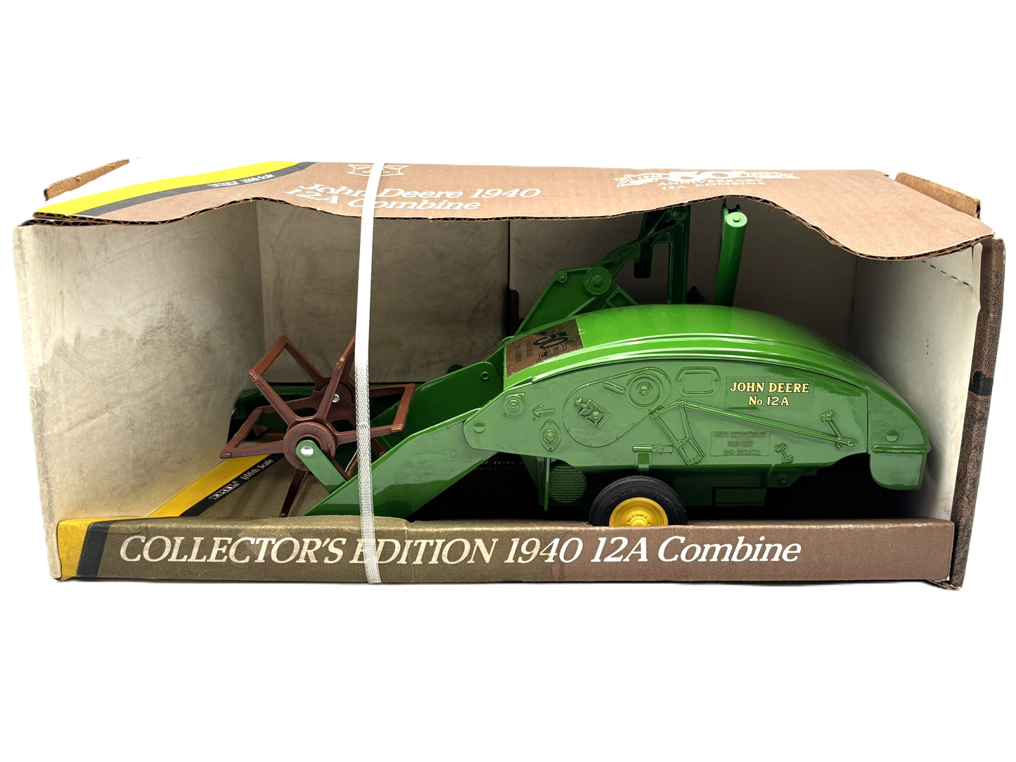1/16 John Deere 1940 12A Combine