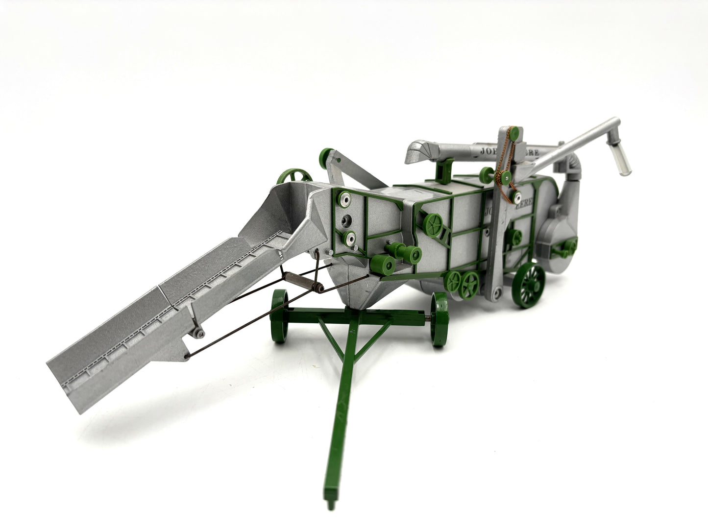 1/28 John Deere 28 x 46 1938 Thresher