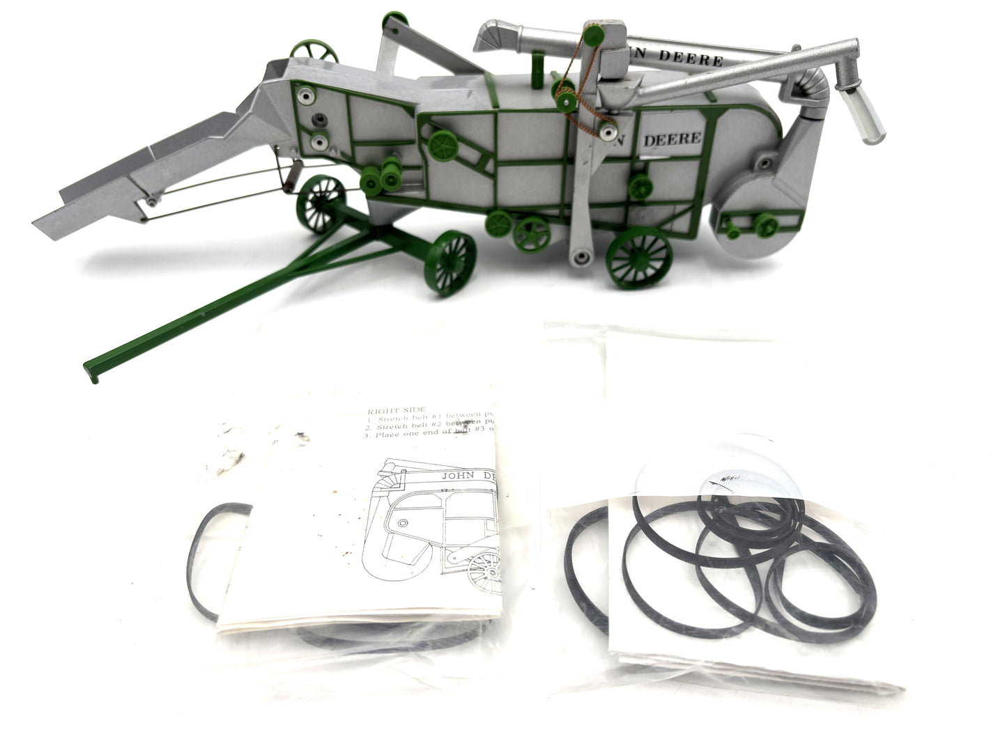 1/28 John Deere 28 x 46 1938 Thresher